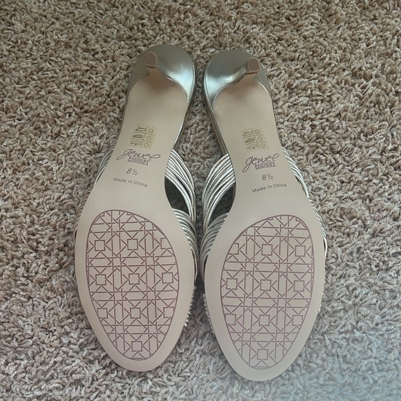 Jewel Badgley Mischka Mia Twisted Gold Leather Mules, size 8.5, NEW w/ box - Picture 6 of 7